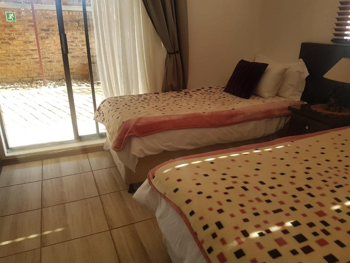 Aliwal Villa Guest Lodge Екстериор снимка