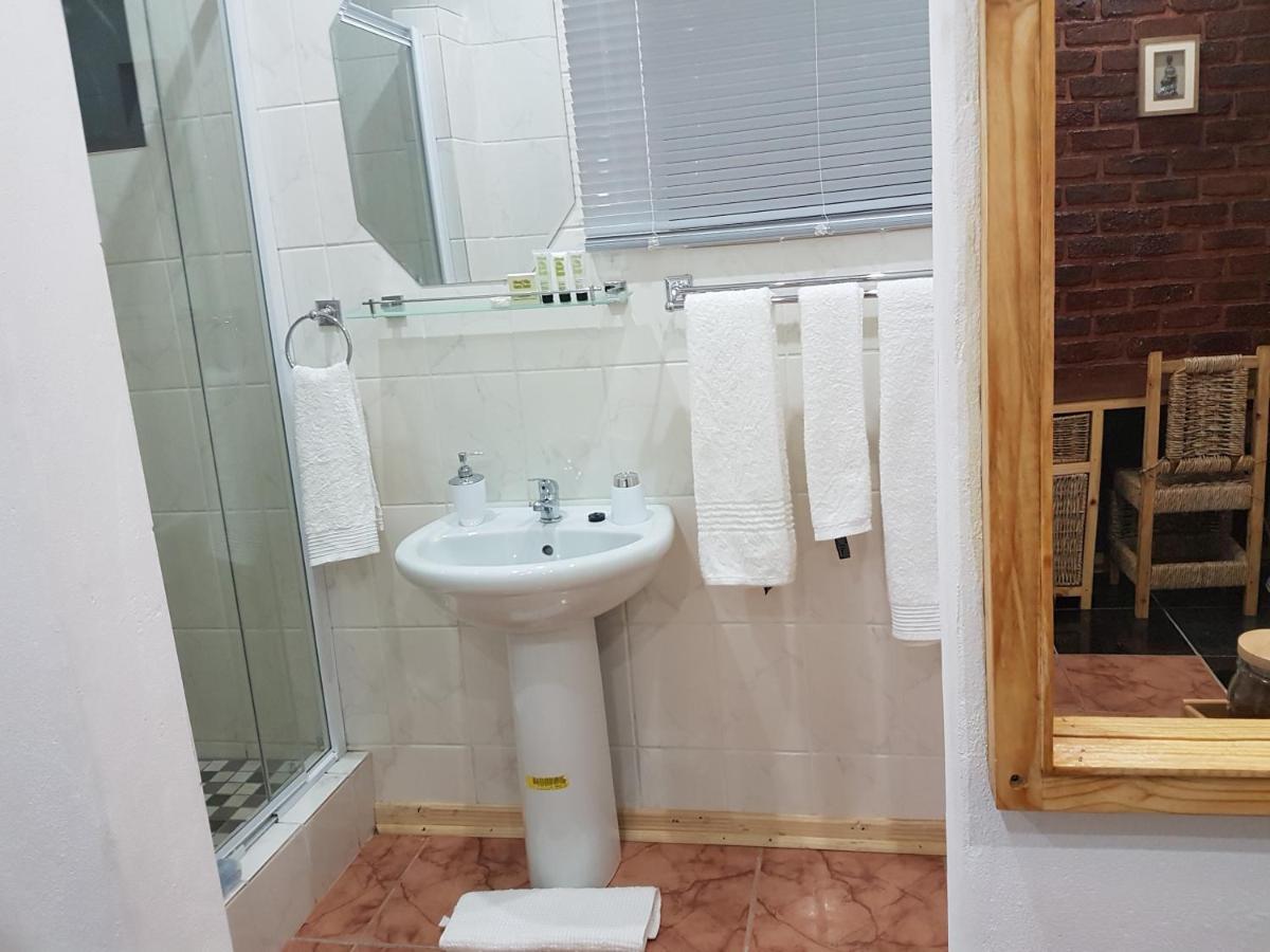 Aliwal Villa Guest Lodge Екстериор снимка