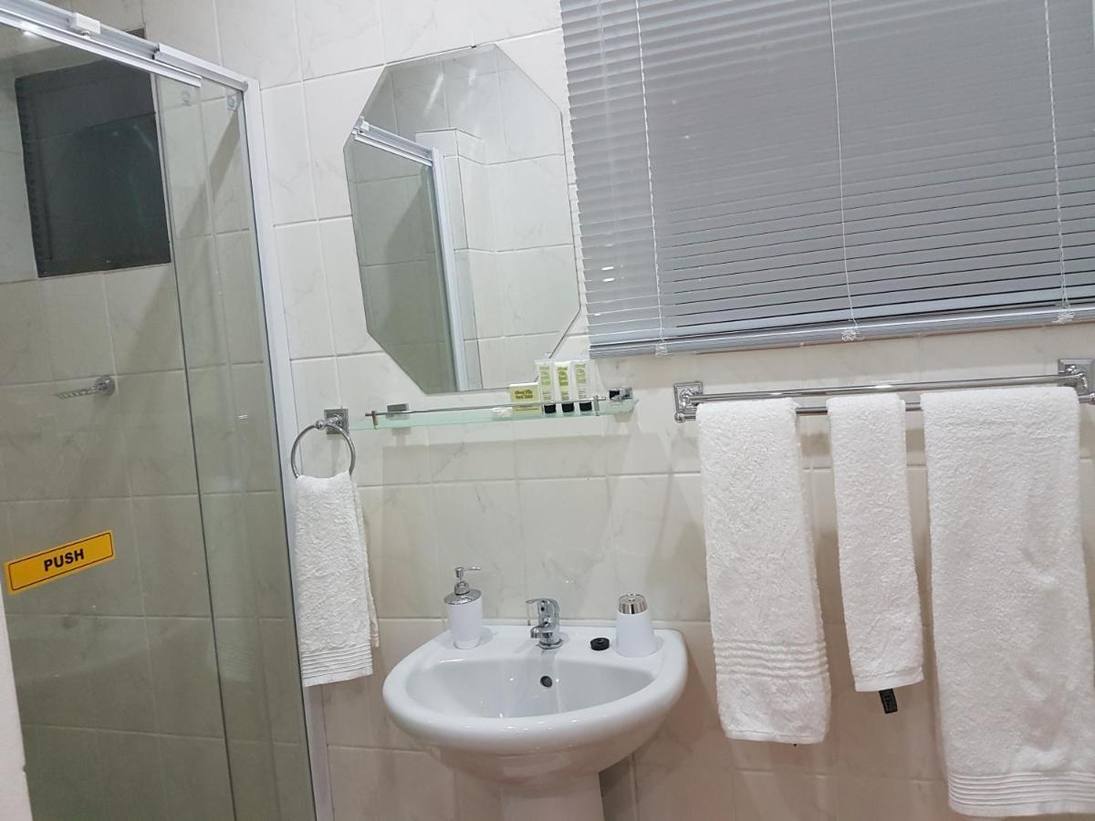 Aliwal Villa Guest Lodge Екстериор снимка