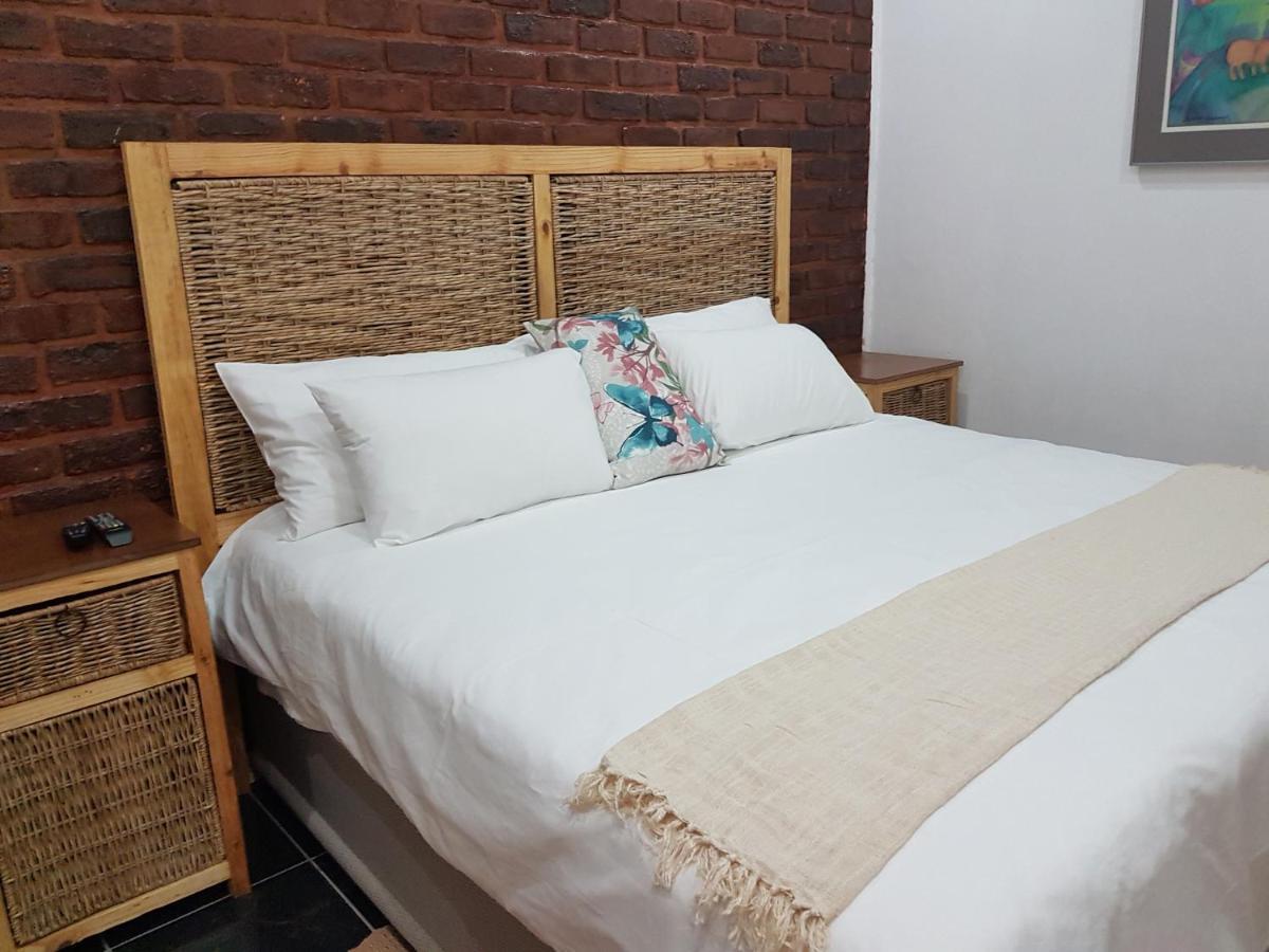 Aliwal Villa Guest Lodge Екстериор снимка